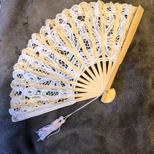 Lace fan
